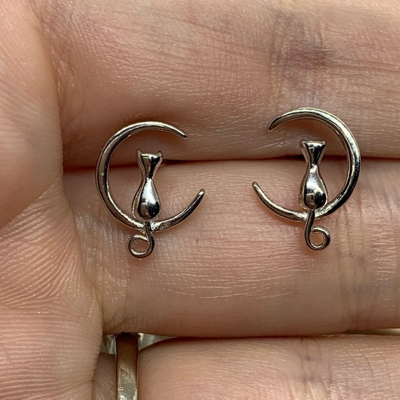Sterling Silver 925 Cat Moon Stud Earrings - Picture 3 of 5